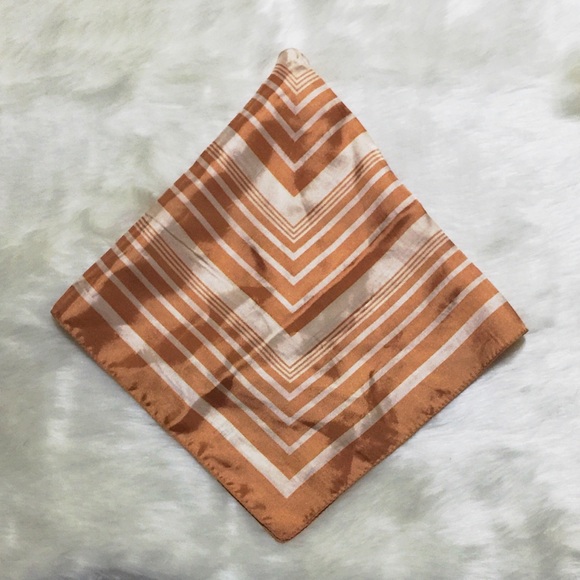 Made in Italy🇮🇹,💯%Acetate Berkshire Geo🔲Scarf - Picture 5 of 8